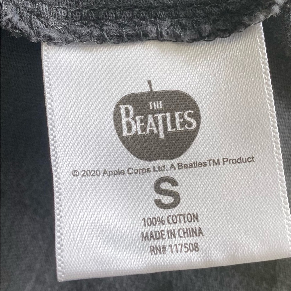 Elizabeth and James Vintage Style BEATLES Rubber Soul Rock T-shirt-Size Small! - Picture 5 of 5